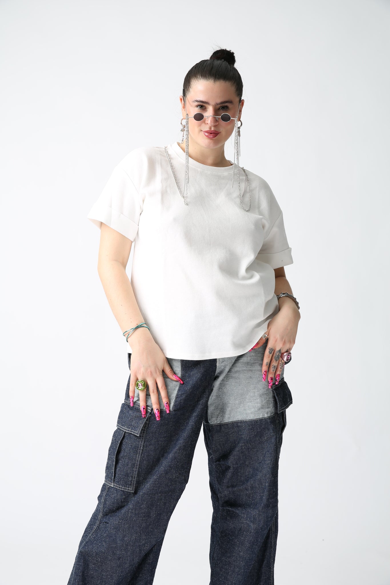 T- Shirt with Chained Sunglasses Insert - UKAI